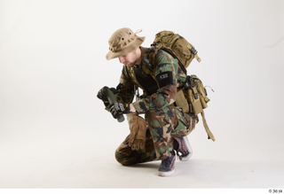 Weston Good Seal Gunner Kneeling kneeling whole body 0001.jpg